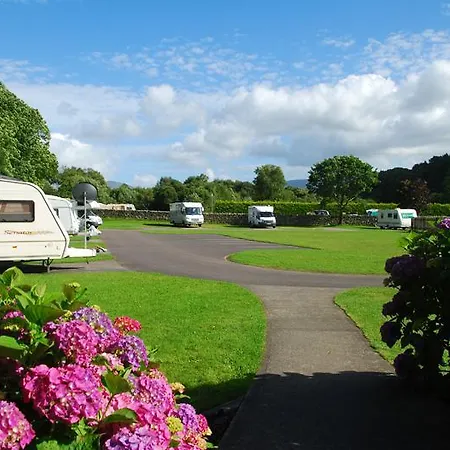 Flemings White Bridge Self-catering Mobile Hire ホリデーパーク 4*