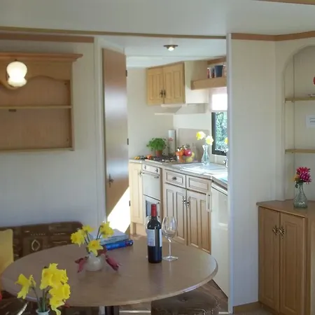 Flemings White Bridge Self-catering Mobile Hire ホリデーパーク 4*