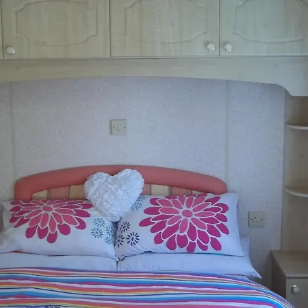 Flemings White Bridge Self-catering Mobile Hire Килларни